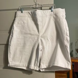 NYDJ pull on shorts, white, new never worn